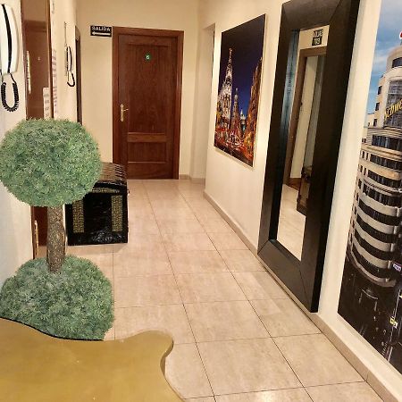 Hostal Arriaza Мадрид Екстериор снимка