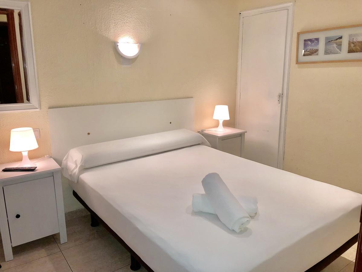 Hostal Arriaza Мадрид Екстериор снимка