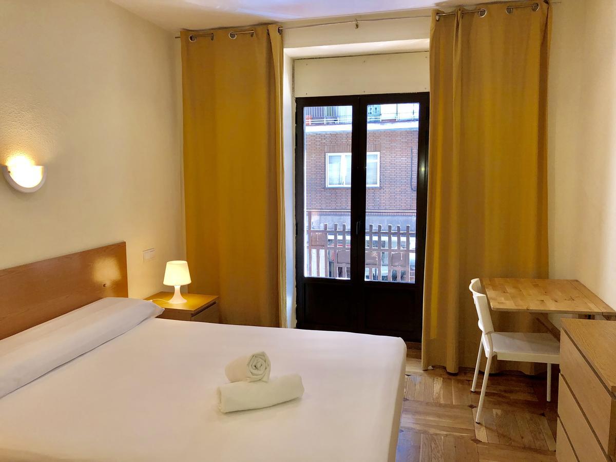Hostal Arriaza Мадрид Екстериор снимка