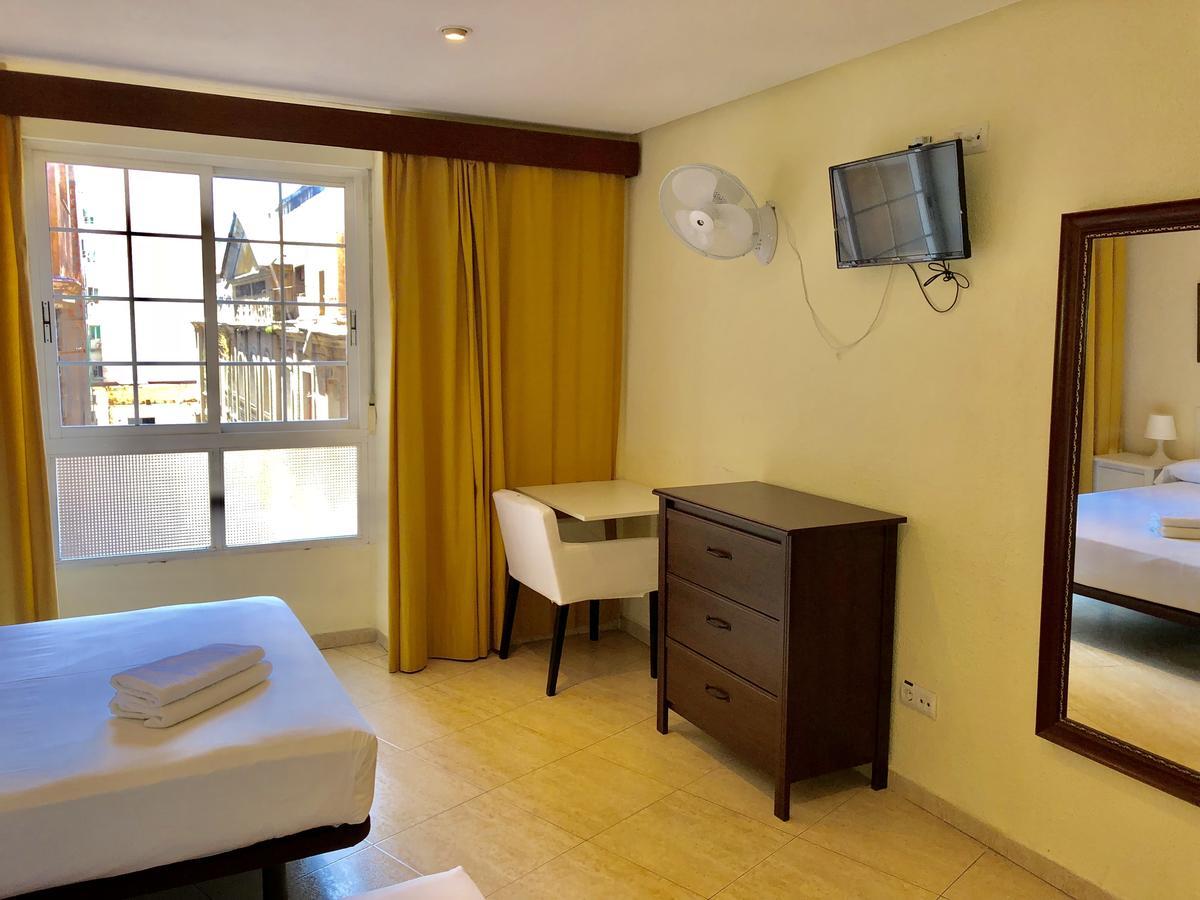 Hostal Arriaza Мадрид Екстериор снимка
