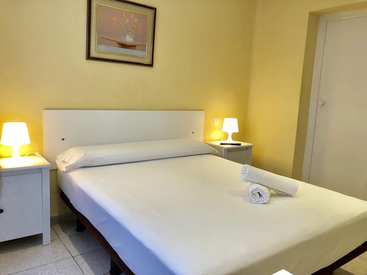 Hostal Arriaza Мадрид Екстериор снимка
