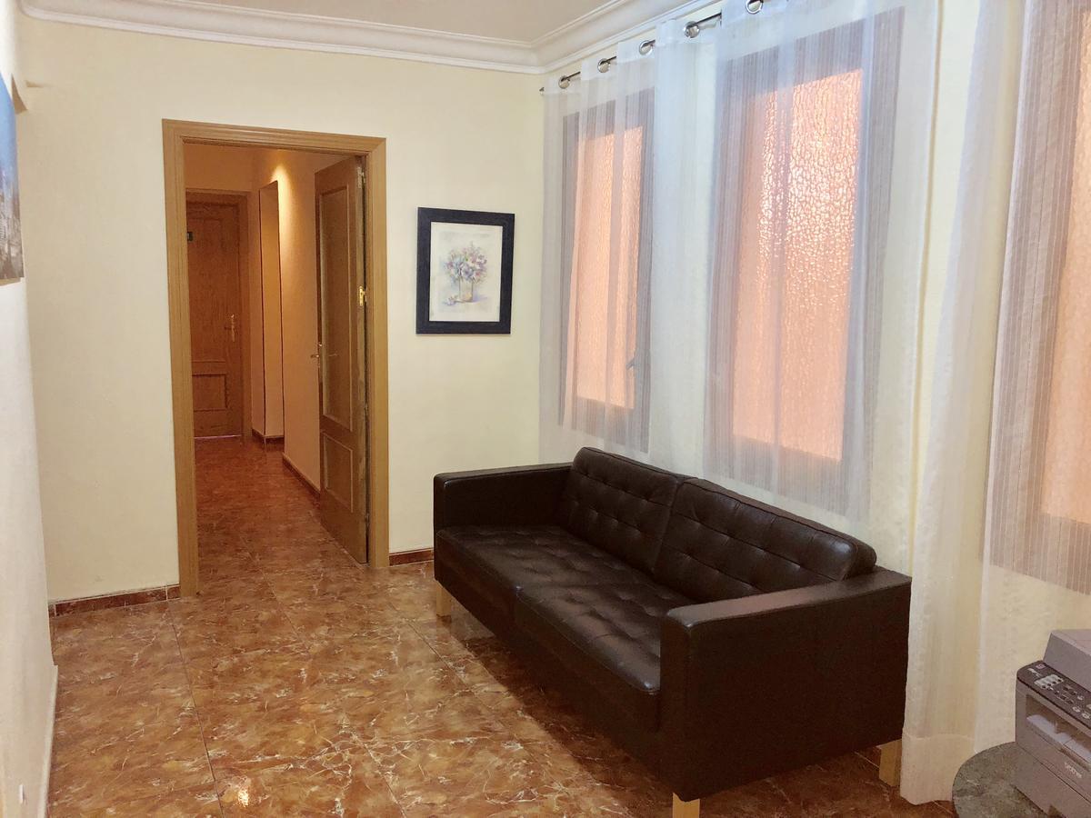 Hostal Arriaza Мадрид Екстериор снимка