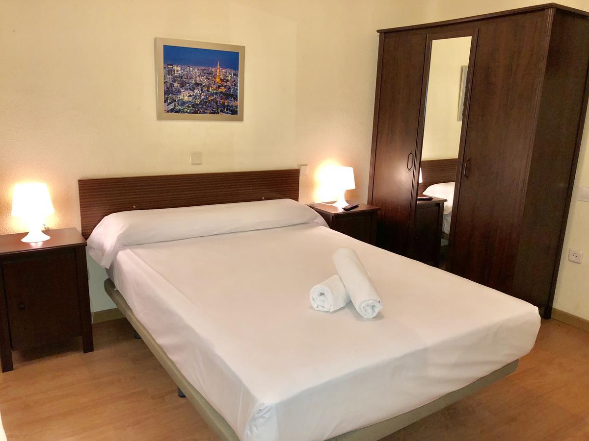 Hostal Arriaza Мадрид Екстериор снимка