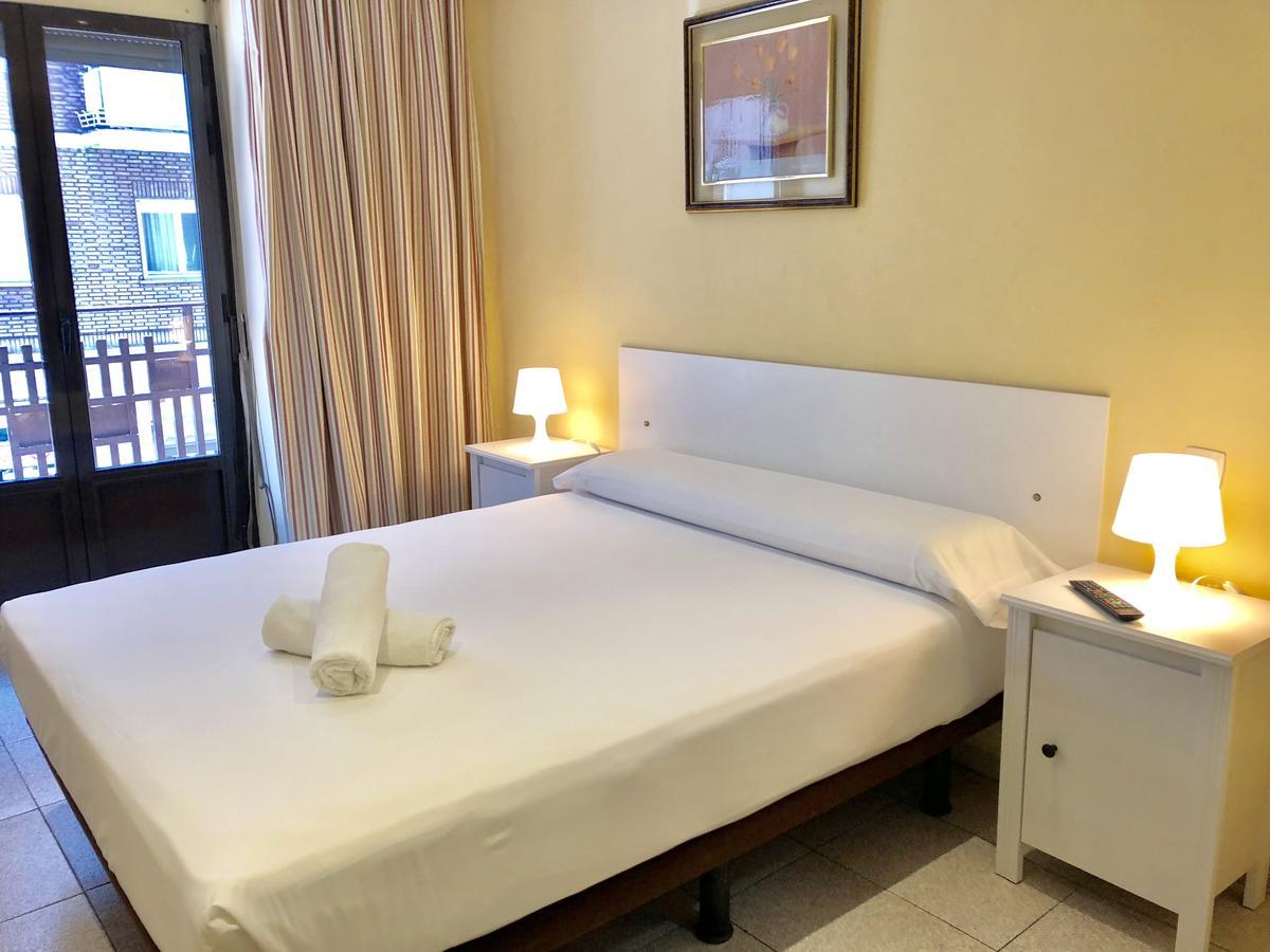 Hostal Arriaza Мадрид Екстериор снимка