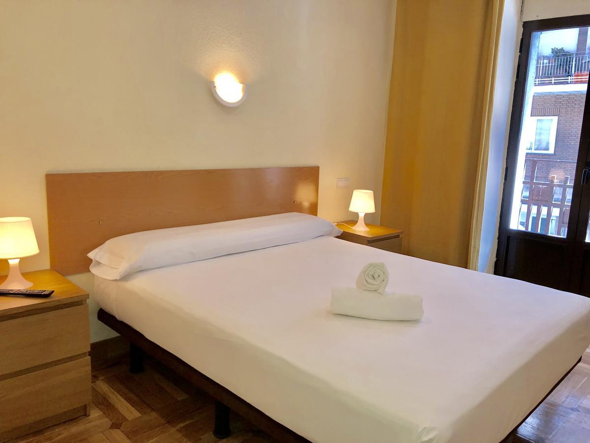 Hostal Arriaza Мадрид Екстериор снимка