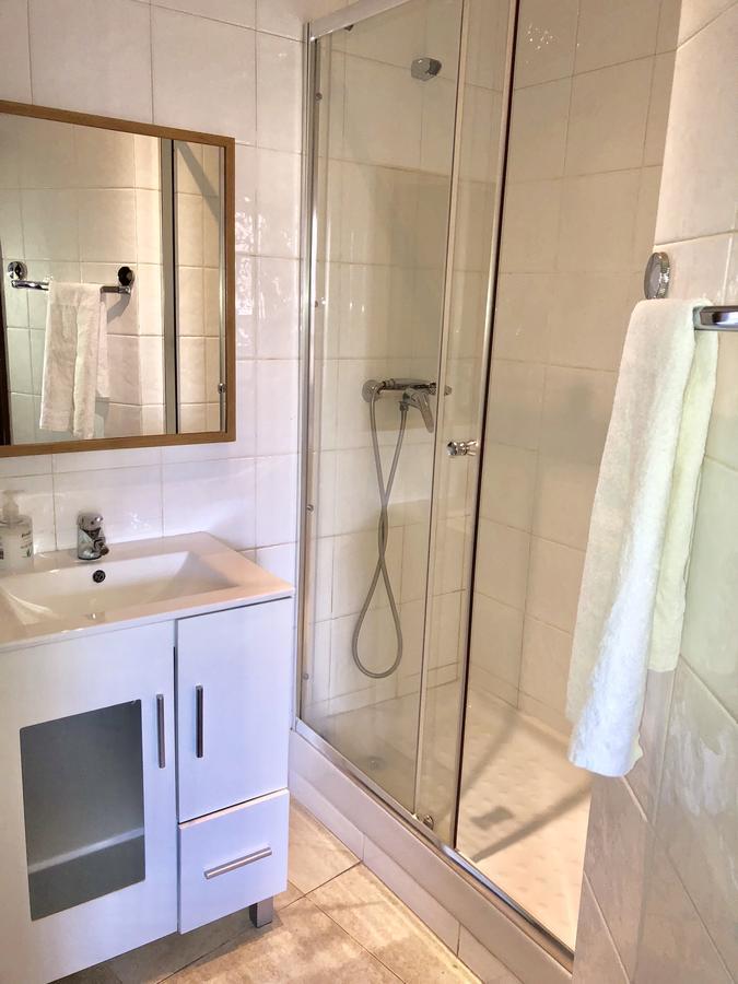 Hostal Arriaza Мадрид Екстериор снимка